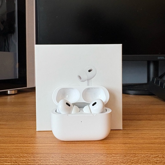 Apple AirPods Pro with Charging Case